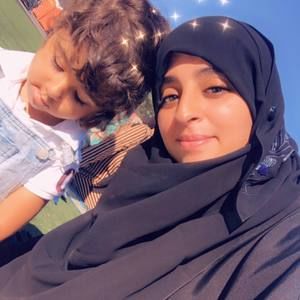 Meet your Posher, Khadija